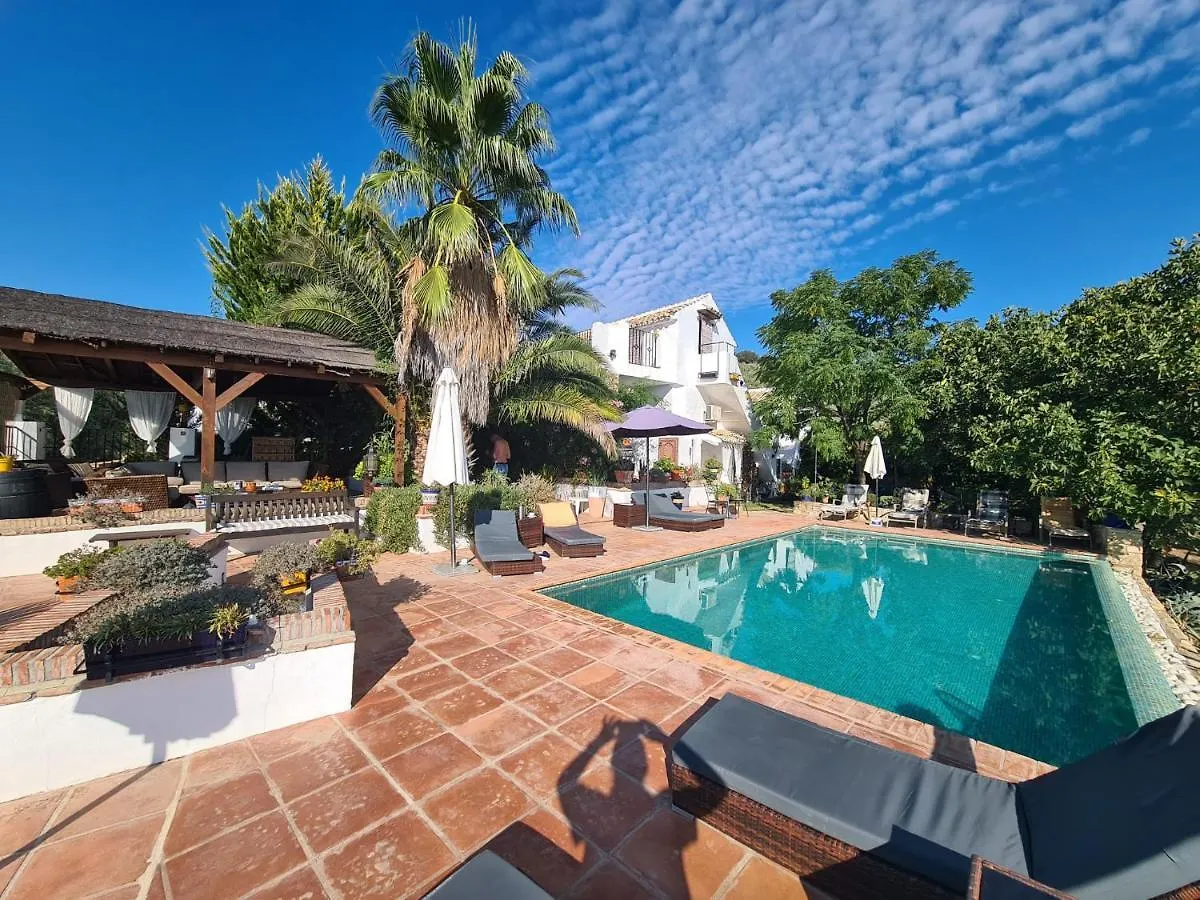 Bed and Breakfast Cortijo La Haza Iznájar 3*,